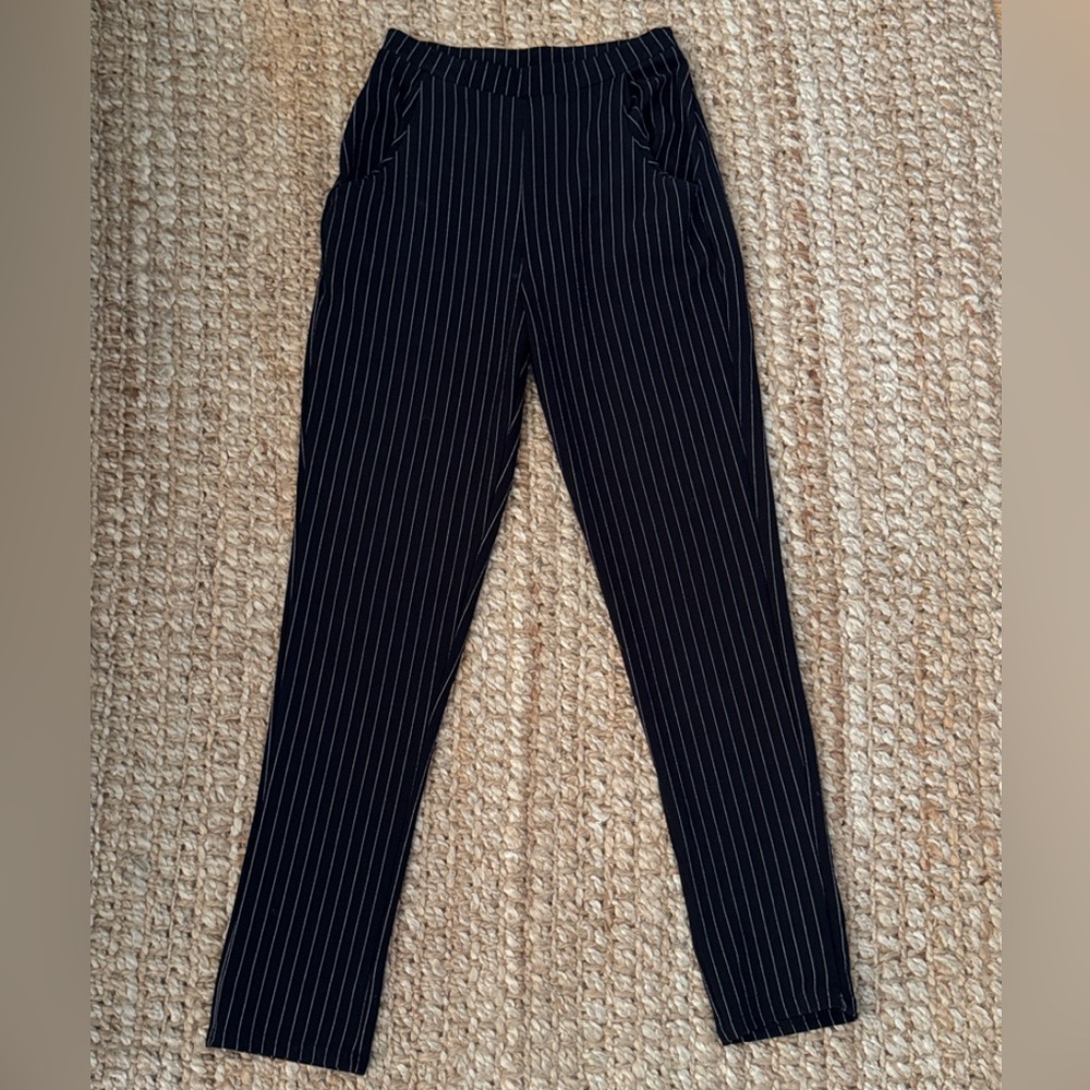 PRETTYLITTLETHING Black & white pin Striped Plaid high waisted pant